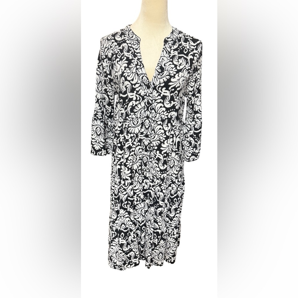 Kaktus Monochrome Floral Midi Dress
